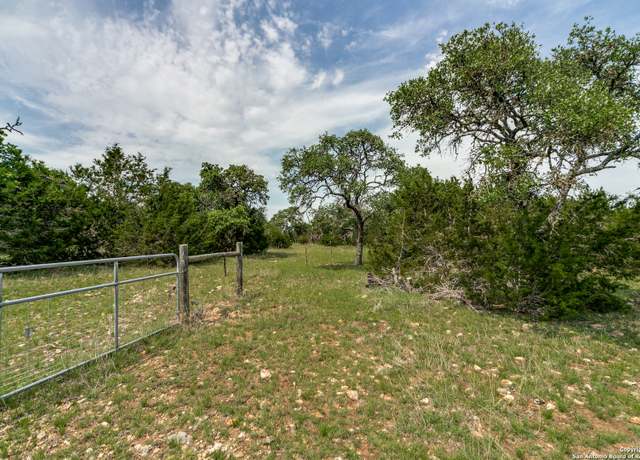 Property at 645 Arthur Ave, Fredericksburg, TX 78624