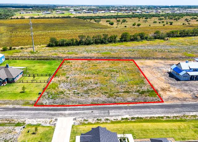 Property at 305 Farmhouse, Marion, TX 78124