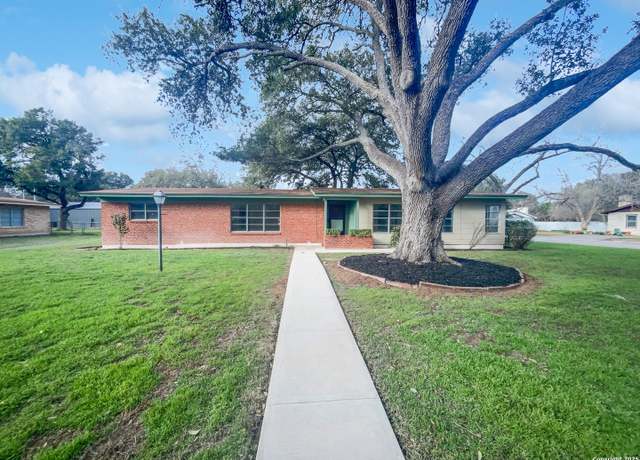 Property at 1434 Hummingbird, Seguin, TX 78155, 3 beds, 1 bath