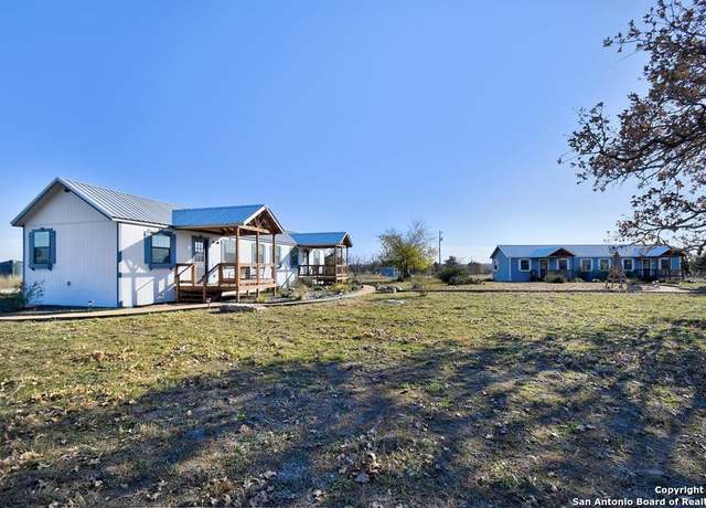 Property at 871 Old Harper Rd, Fredericksburg, TX 78624, 2 beds, 2 baths