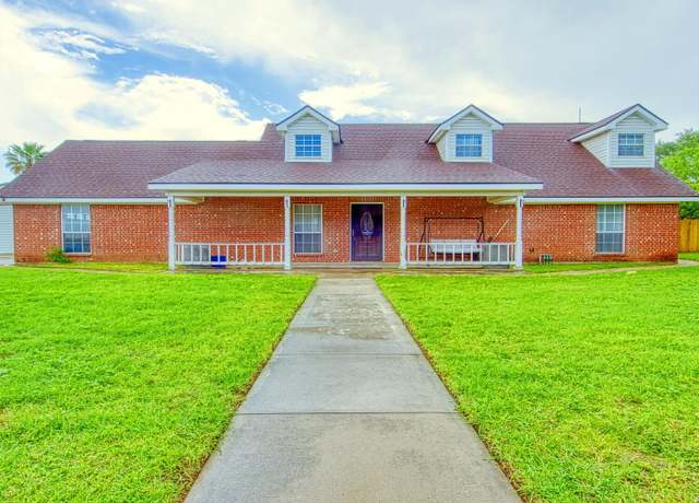 Property at 103 Weese, Pleasanton, TX 78064, 3 beds, 2 baths