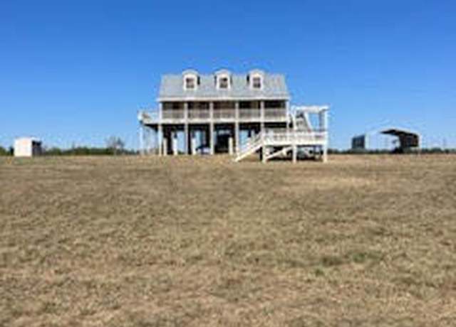 Property at 14949 Tx-16 N, Medina, TX 78055, 2 beds, 1.5 baths
