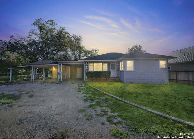 Property at 2705 Avenue I, Hondo, TX 78861-3126, 4 beds, 2 baths