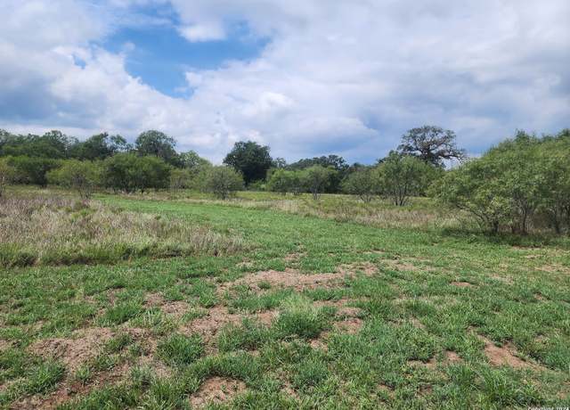 Property at 255 Zion Hl, Seguin, TX 78155