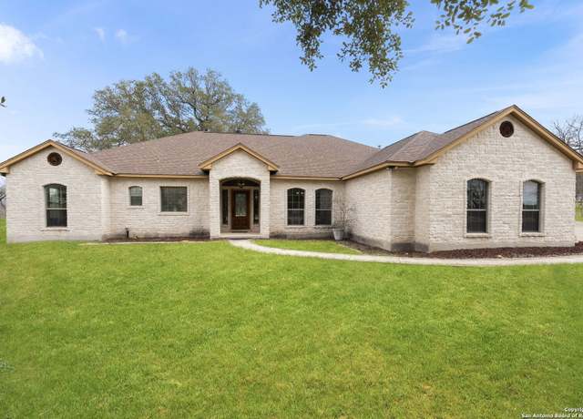 Property at 231 Broken Arrow, Floresville, TX 78114-6013, 4 beds, 2 baths