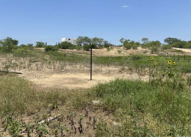Property at 5353 Labus, Elmendorf, TX 78112, 3 beds, 1 bath