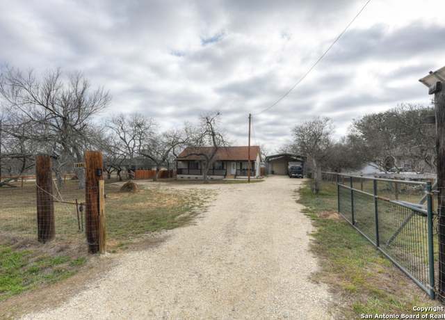 Property at 13520 Wheeler Rd, Atascosa, TX 78002-4328, 3 beds, 2 baths