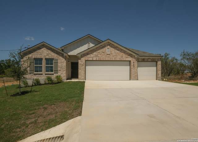 Property at 137 Cheyenne Dr, Floresville, TX 78114, 4 beds, 3 baths