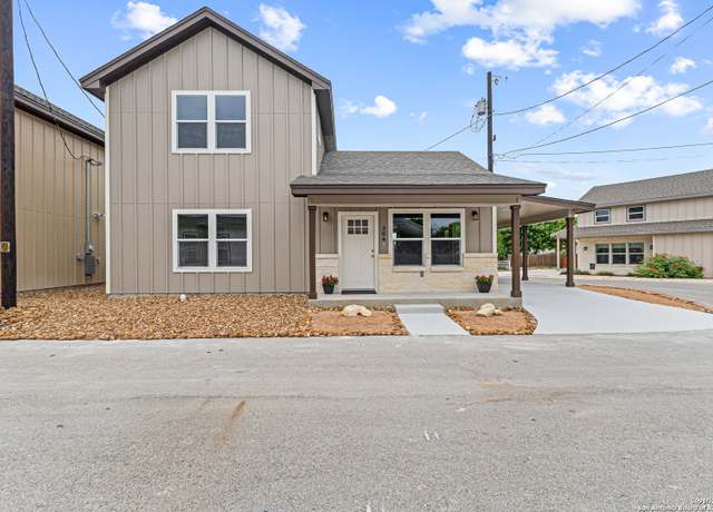 Property at 304 Riley Way, Kerrville, TX 78028, 3 beds, 2.5 baths