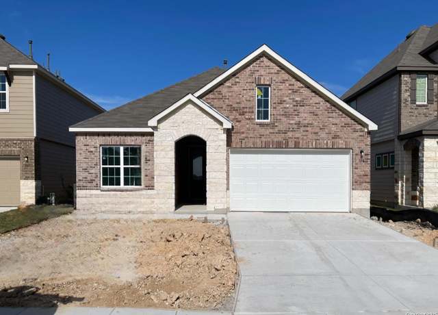 Property at 138 Beveridge, Seguin, TX 78155, 3 beds, 2 baths