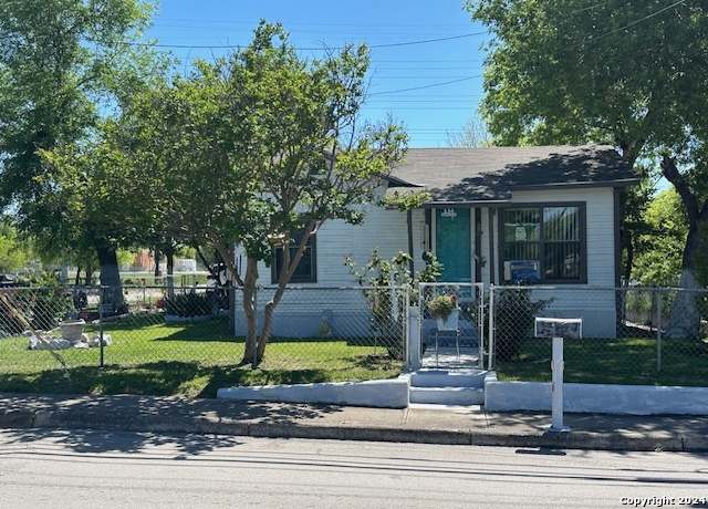 Property at 250 Inez Ave, San Antonio, TX 78228, 2 beds, 1 bath