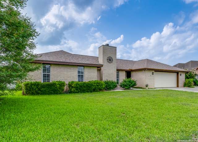 Property at 832 Saint James, Seguin, TX 78155, 3 beds, 3 baths
