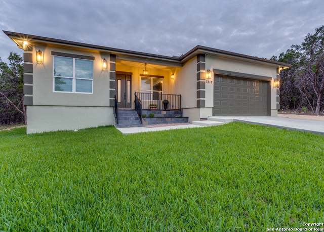 Property at 7812 Ventura Blvd, Selma, TX 78154, 3 beds, 2.5 baths