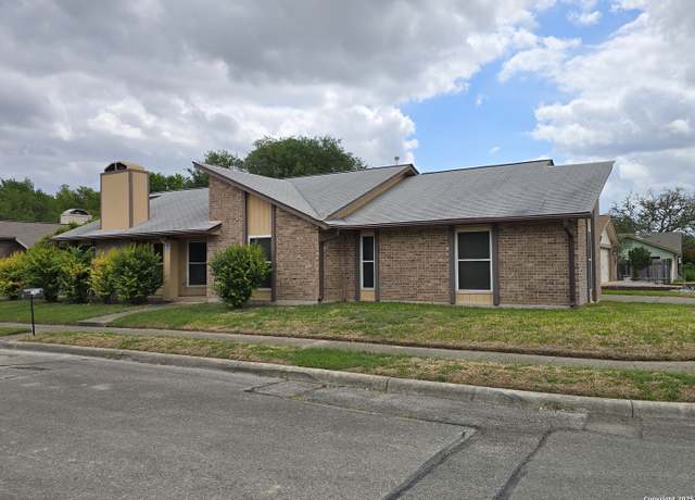 Property at 102 Crystal Cyn, Universal City, TX 78148, 3 beds, 2 baths
