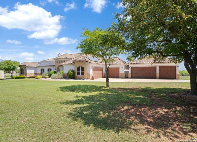 Property at 2101 Oak Vly, New Braunfels, TX 78132, 4 beds, 3.5 baths