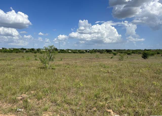 Property at 1130 Cr 329, Floresville, TX 78114