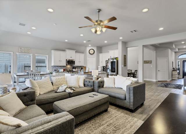 Property at 2117 Range, Seguin, TX 78155, 3 beds, 2 baths