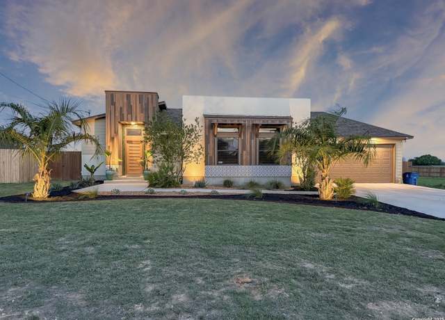 Property at 1208 Devine, Devine, TX 78016, 3 beds, 2 baths