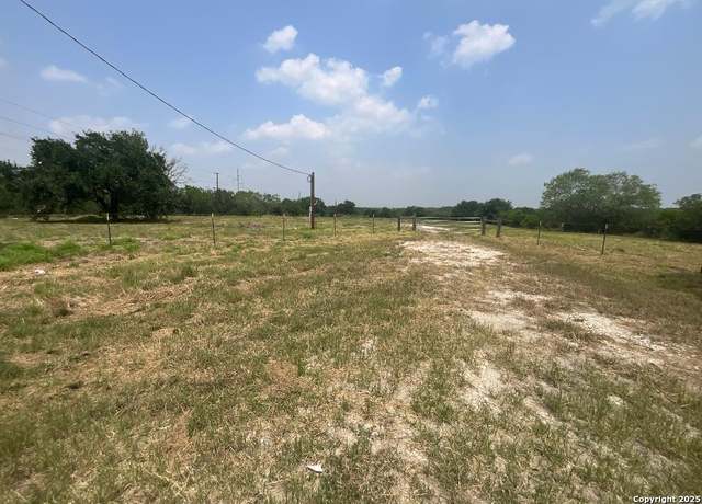 Property at 1241 S Sh-123, Karnes City, TX 78118