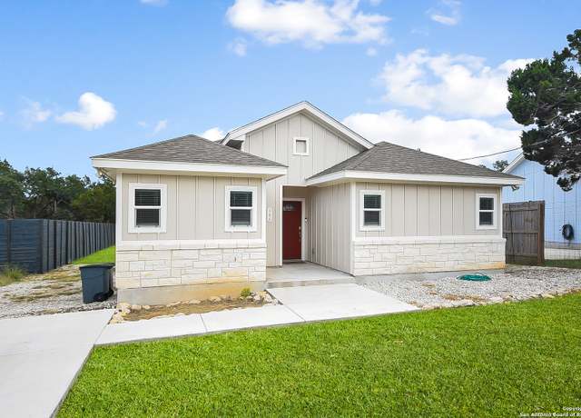 Property at 144 Slocum Dr, Canyon Lake, TX 78133, 3 beds, 2 baths