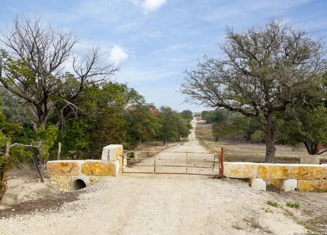 Property at 240 Poehnert Rd, Boerne, TX 78006