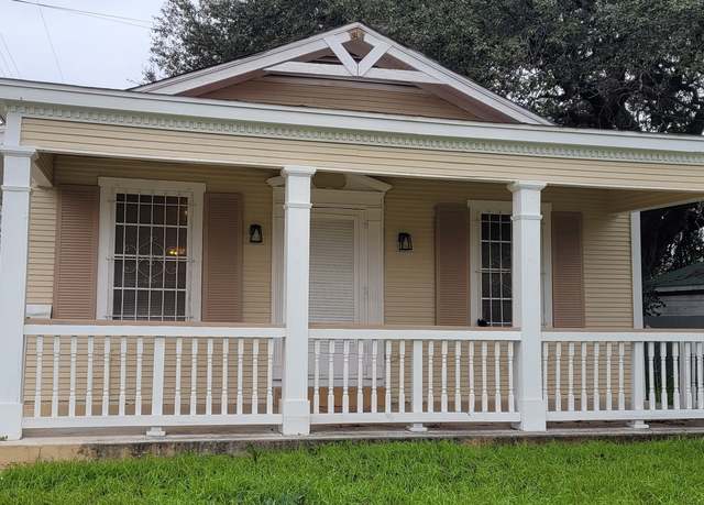 Property at 2008 S Olive St, San Antonio, TX 78210, 3 beds, 1 bath