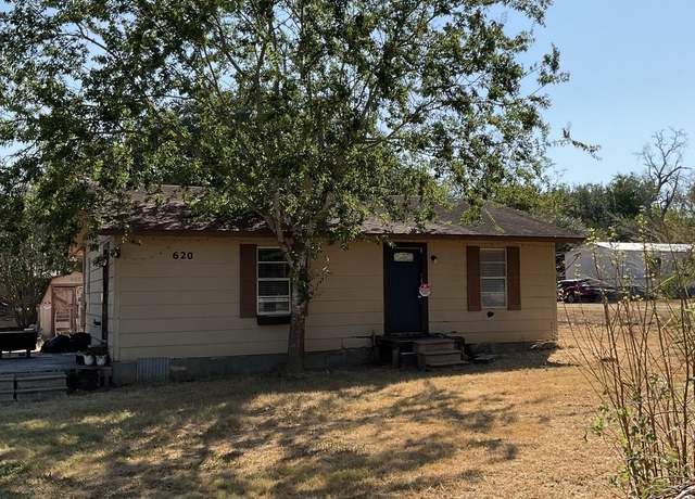 Property at 620 Us Highway 87, Stockdale, TX 78160, 2 beds, 1 bath