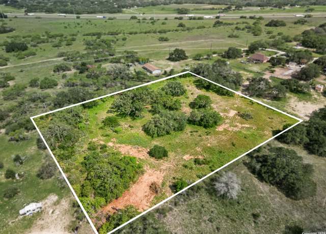 Property at 323 County Road 6720, Natalia, TX 78059