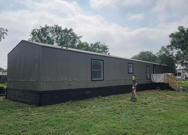 Property at 1201 Terrel Ave, Jourdanton, TX 78026, 3 beds, 2 baths
