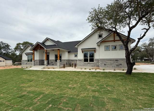 Property at 117 Pioneer Trl, Adkins, TX 78101, 5 beds, 3.5 baths