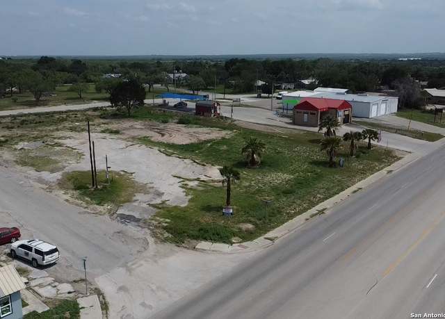 Property at 1310 Harborth, Three Rivers, TX 78071