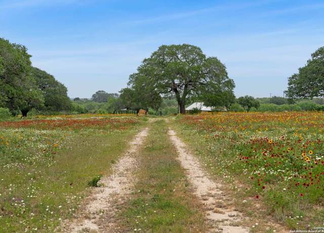 Property at 25120 Staggs Rnch, Elmendorf, TX 78112, 2 beds, 2.5 baths