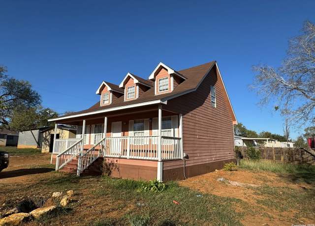 Property at 305 Cantrell Ave, Jourdanton, TX 78026-2304, 3 beds, 2.5 baths