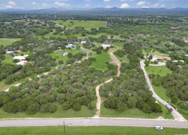 Property at 2504 River Bluff Cir, Pipe Creek, TX 78063