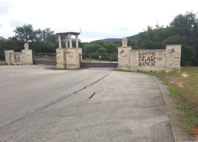 Property at 115 Pr 1733, Mico, TX 78056