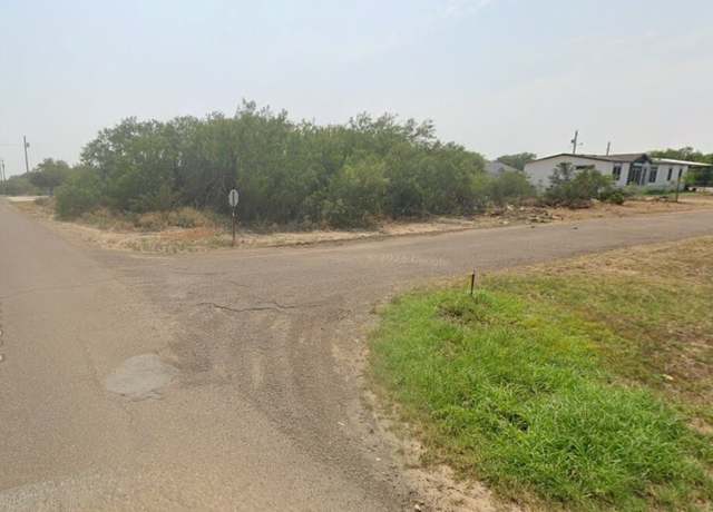 Property at 211 Hawk St, Zapata, TX 78076