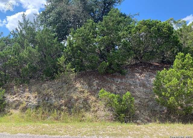 Property at 1080 Eagle Point Dr, Fischer, TX 78623