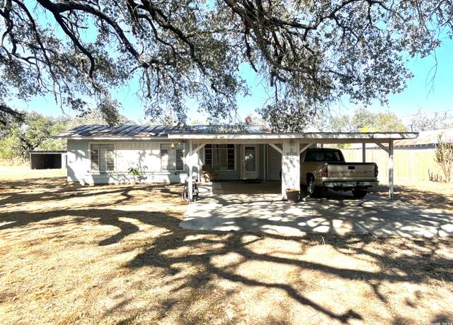 Property at 10849 N Highway 16, Poteet, TX 78065, 3 beds, 1 bath