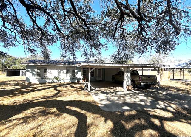Property at 10849 N Highway 16, Poteet, TX 78065, 3 beds, 1 bath