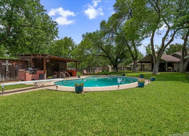 Property at 11 El Norte Cir, Uvalde, TX 78801, 4 beds, 4 baths