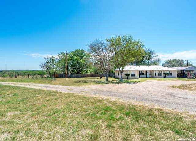 Property at 8013 County Road 128, Floresville, TX 78114, 4 beds, 2 baths