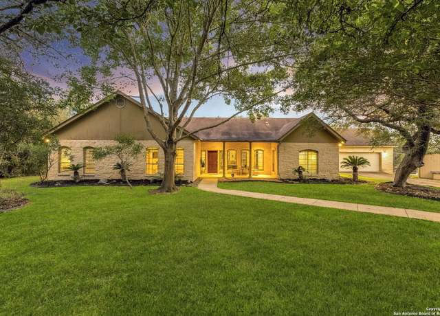 Property at 810 Bluff Rdg, New Braunfels, TX 78132, 3 beds, 3.5 baths