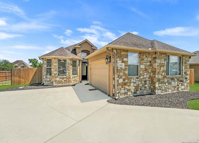 Property at 1352 Lauren St, New Braunfels, TX 78130, 3 beds, 2 baths