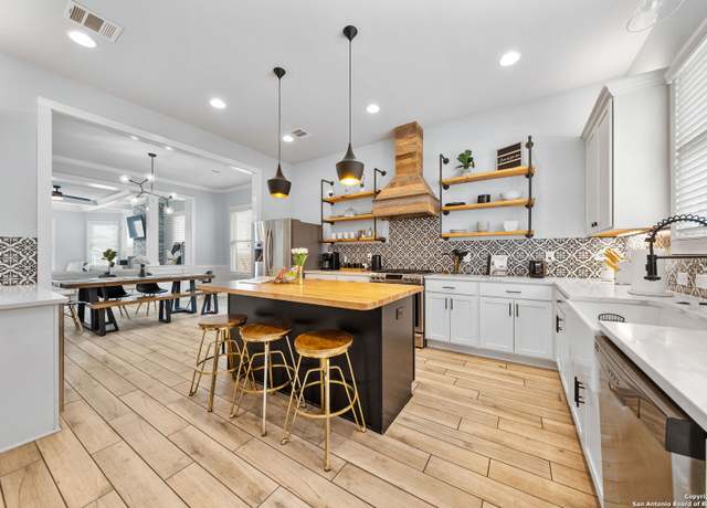 Property at 410 N Olive St, San Antonio, TX 78202, 3 beds, 2 baths