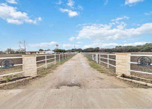 Property at 12120 Schaefer Rd, Schertz, TX 78108-4023, 3 beds, 2 baths