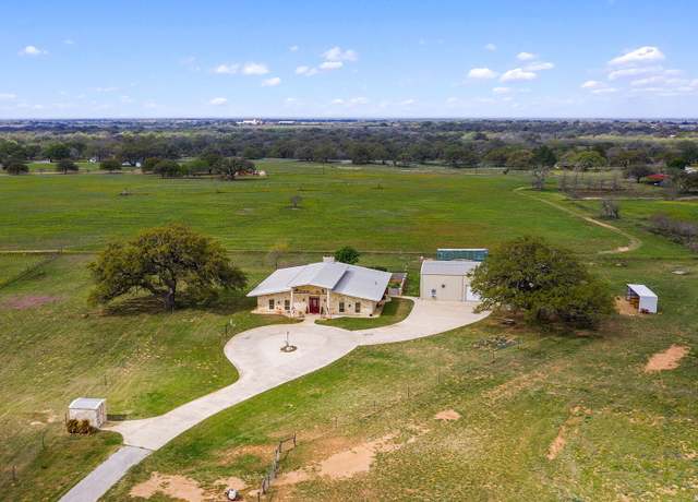 Property at 2355 Crane, Pleasanton, TX 78064, 3 beds, 2 baths