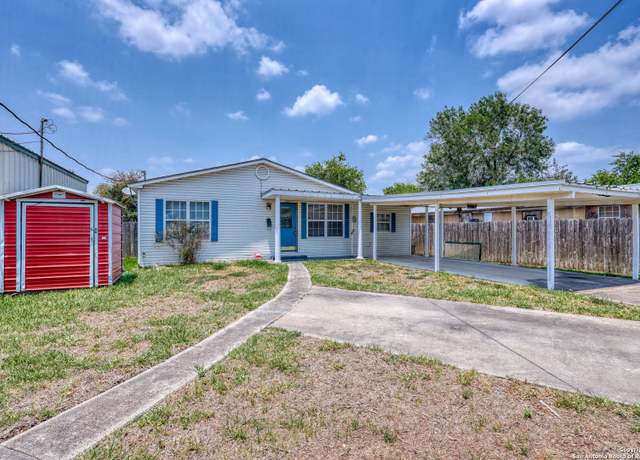 Property at 808 Sinton, Sinton, TX 78387, 3 beds, 2 baths