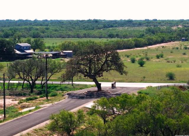 Property at 134 CR 2644, Moore, TX 78057
