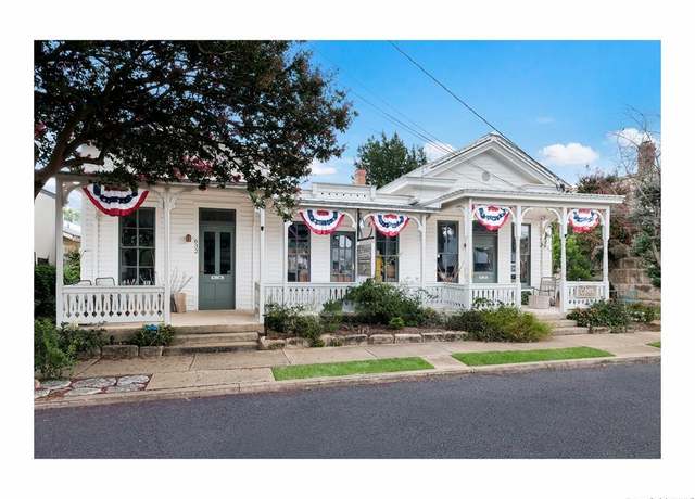 Property at 632-636 High St, Comfort, TX 78013, 3 beds, 2.5 baths