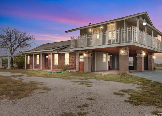 Property at 2210 Fm 1516 N #4, Converse, TX 78109, 4 beds, 3.5 baths